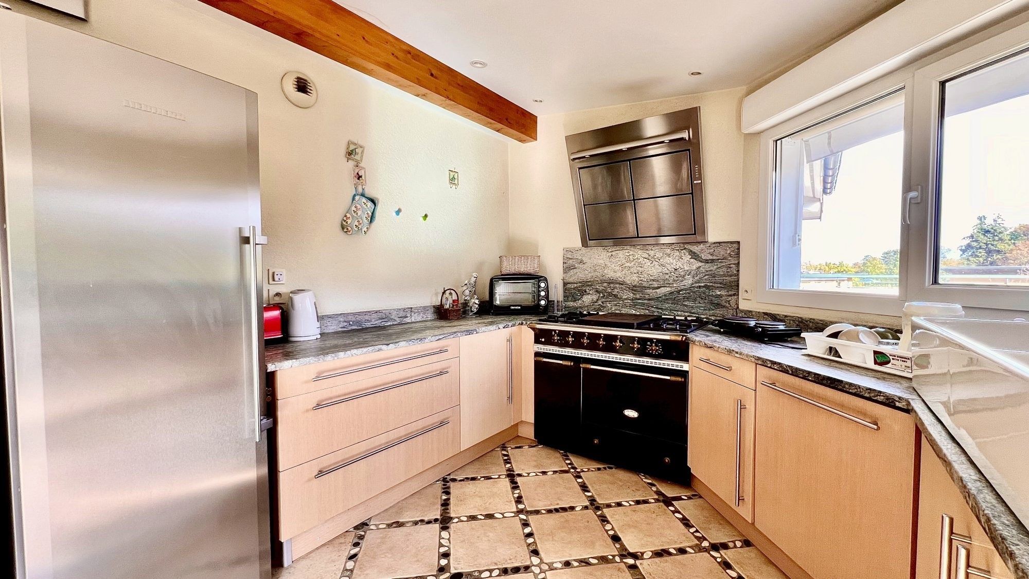 luxury apartment 5 Rooms for sale on EVIAN LES BAINS (74500)