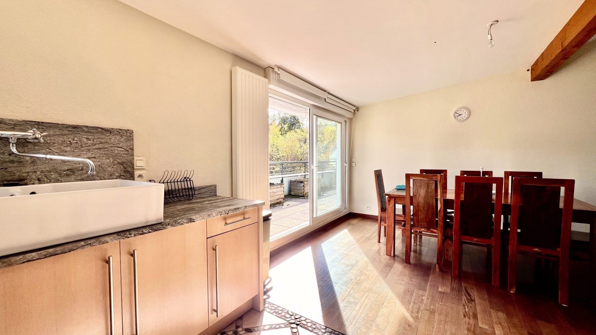 luxury apartment 5 Rooms for sale on EVIAN LES BAINS (74500)