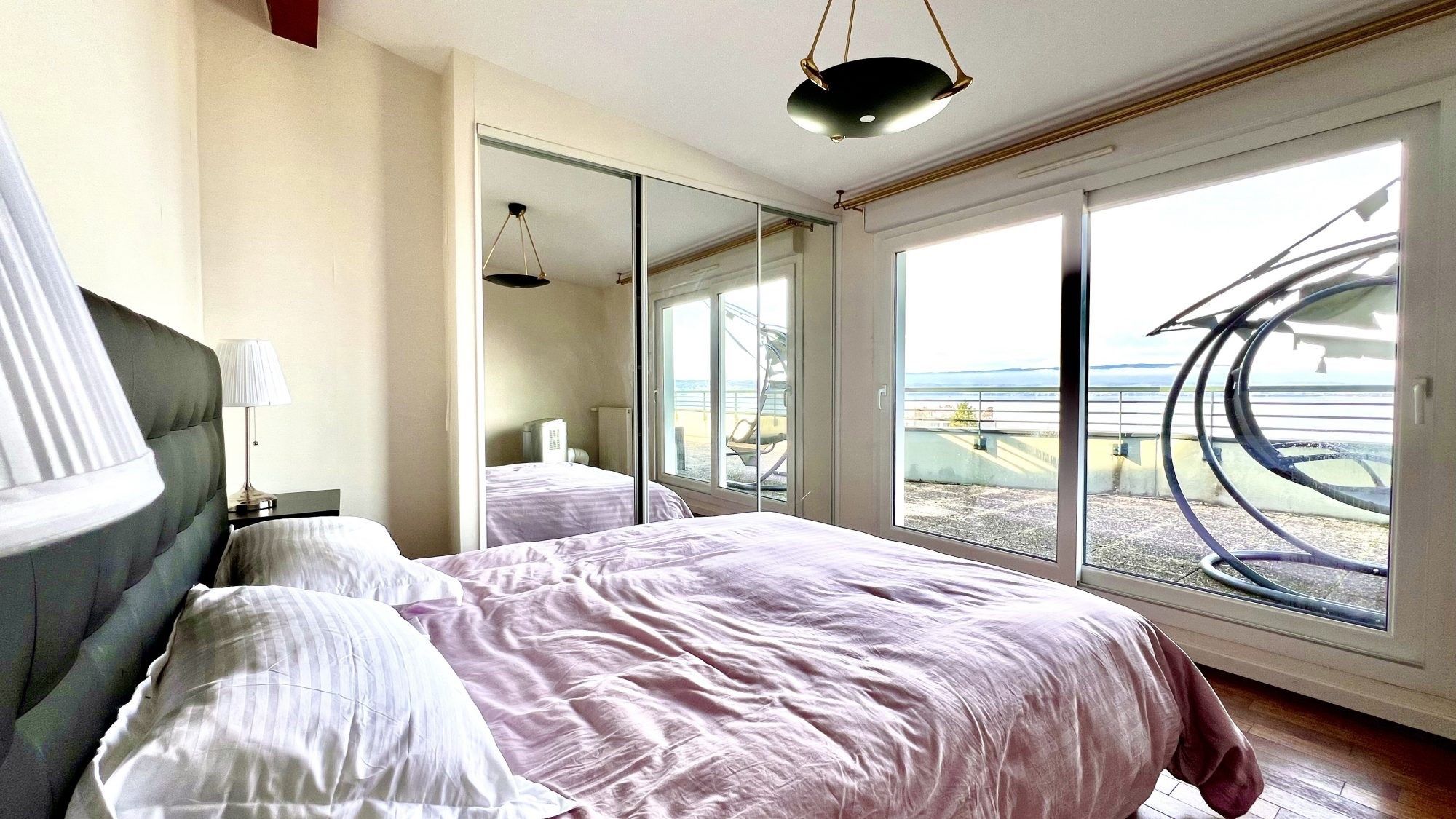 luxury apartment 5 Rooms for sale on EVIAN LES BAINS (74500)