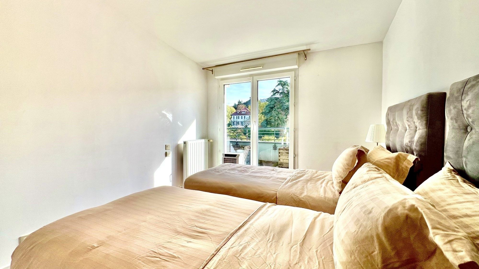 luxury apartment 5 Rooms for sale on EVIAN LES BAINS (74500)