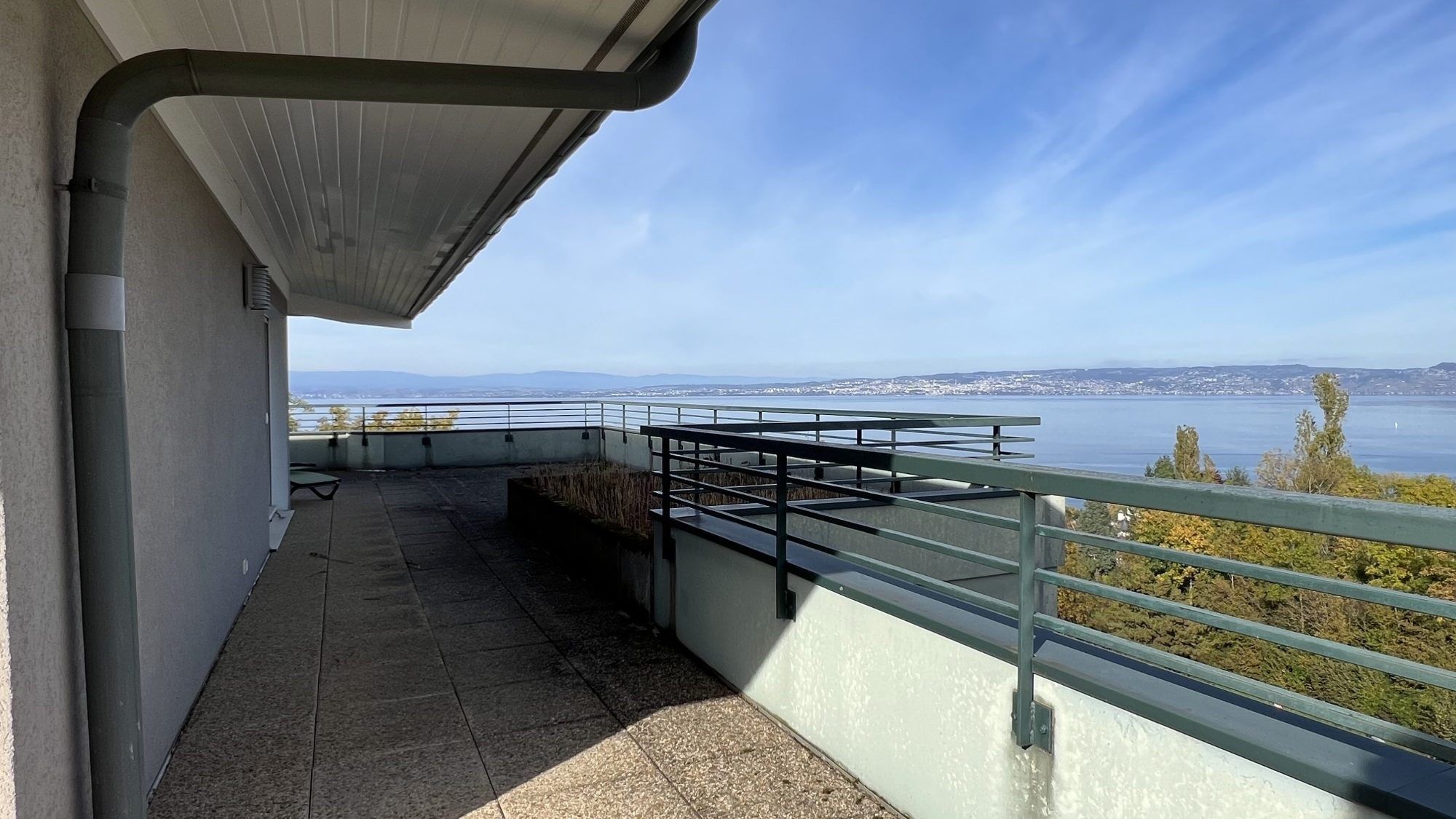 luxury apartment 5 Rooms for sale on EVIAN LES BAINS (74500)