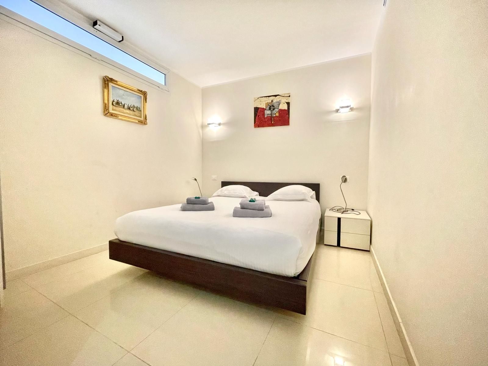 luxury apartment 3 Rooms for sale on CANNES (06400)