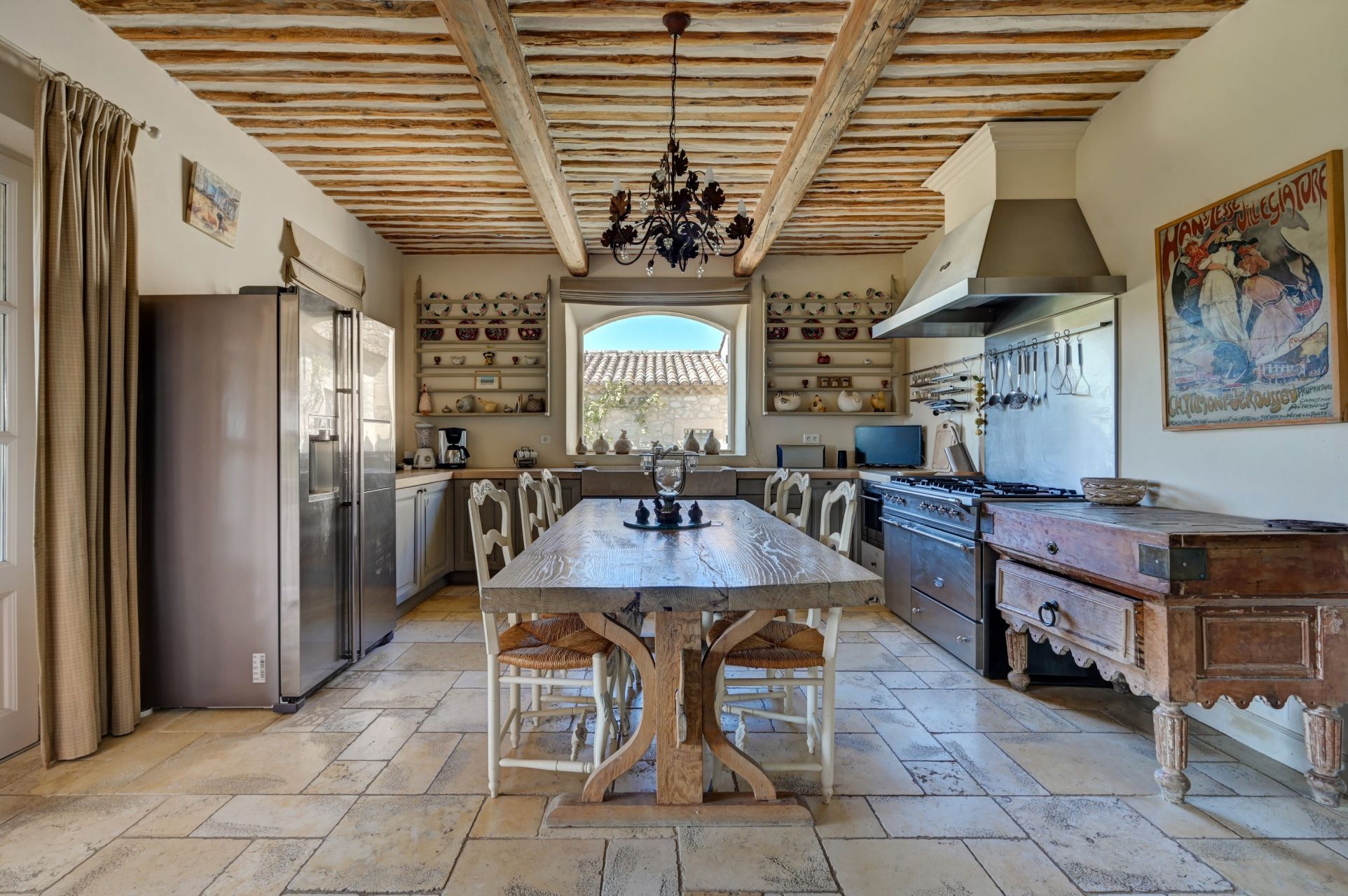 mas 9 Rooms for seasonal rent on PARADOU (13520)