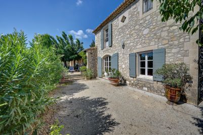 Rental Mas Paradou 9 Rooms 340 m²