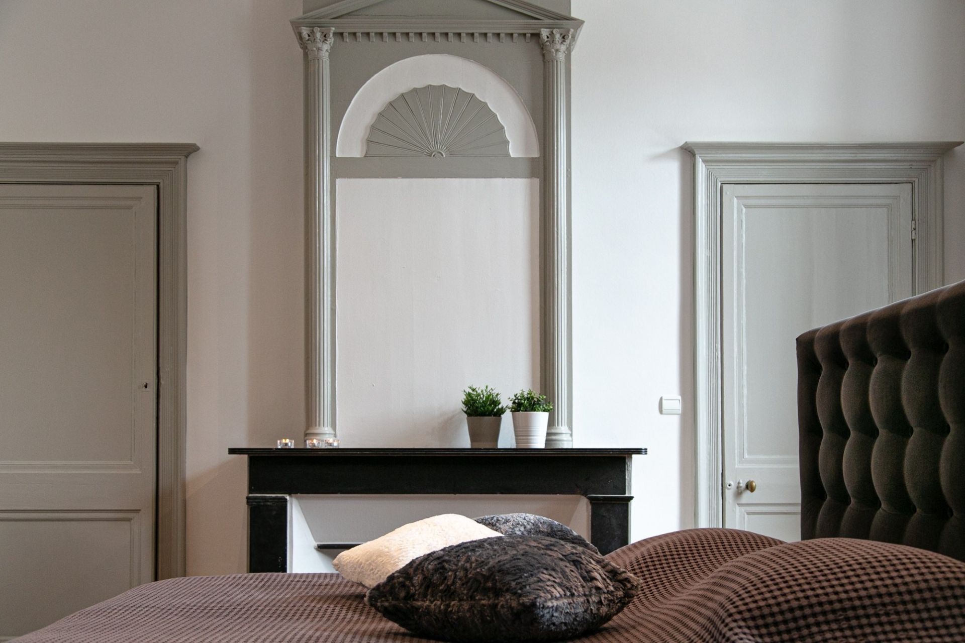 mansion (hôtel particulier) 9 Rooms for sale on MONTREUIL SUR MER (62170)