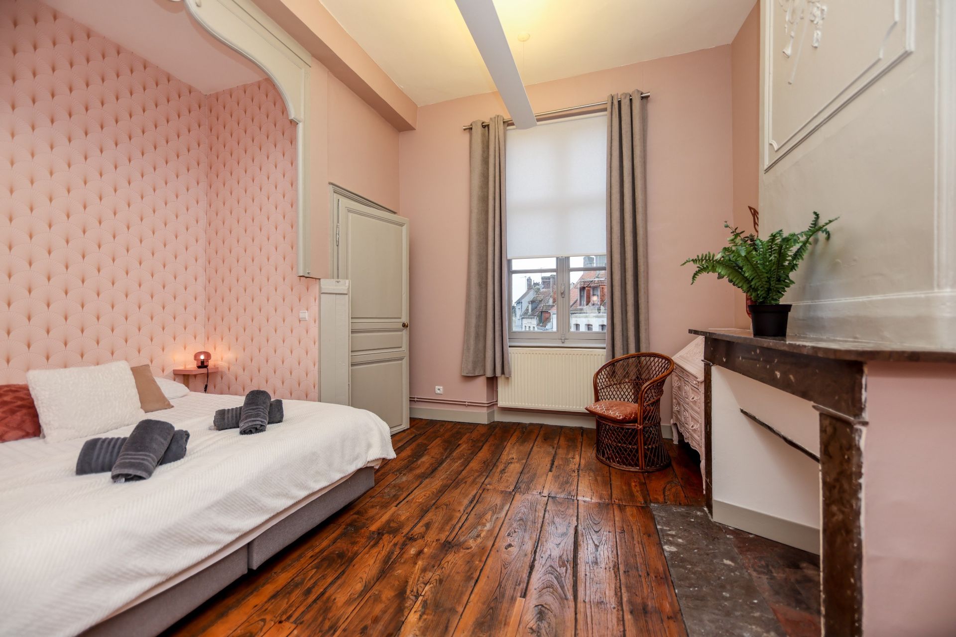 mansion (hôtel particulier) 9 Rooms for sale on MONTREUIL SUR MER (62170)