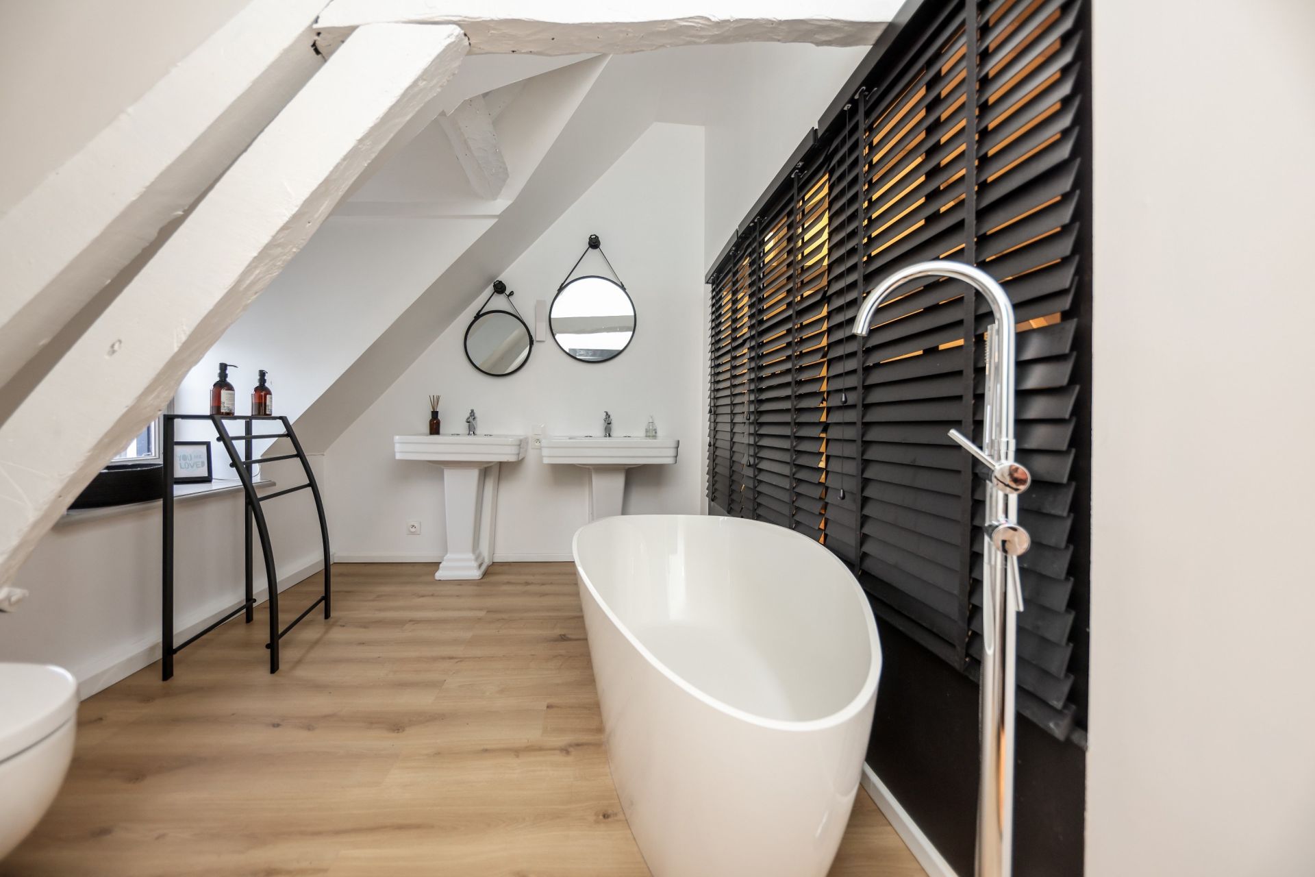 mansion (hôtel particulier) 9 Rooms for sale on MONTREUIL SUR MER (62170)