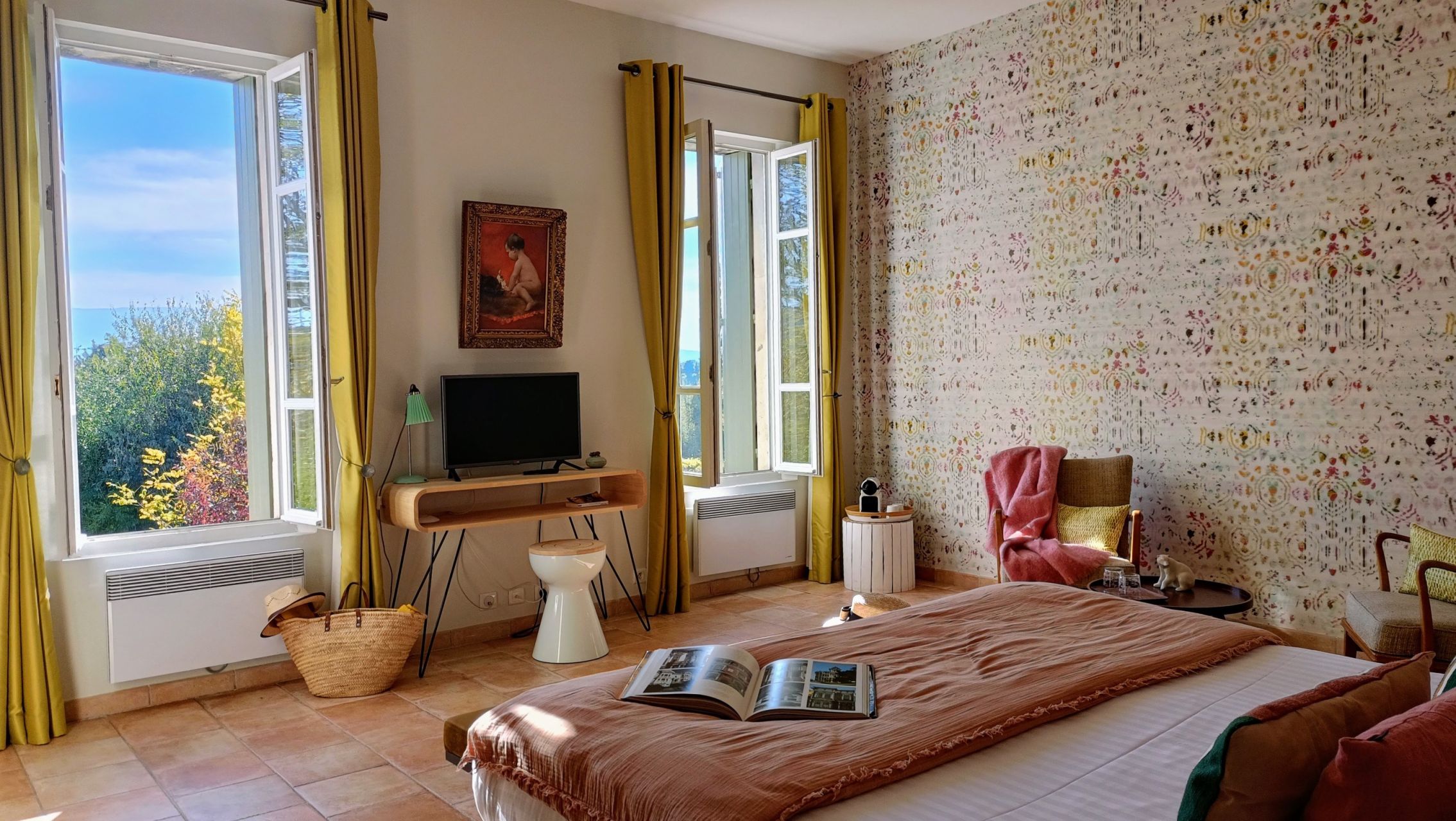 luxury house 21 Rooms for sale on LAGNES (84800)