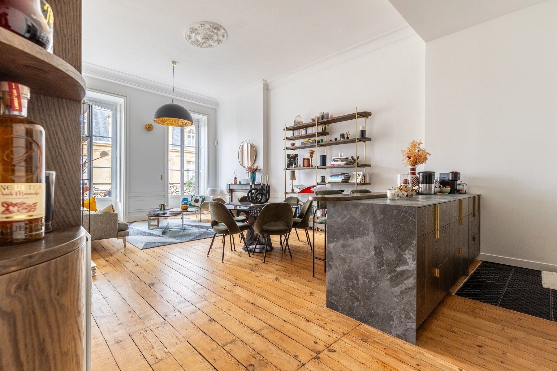 luxury apartment 4 Rooms for sale on BORDEAUX (33000)