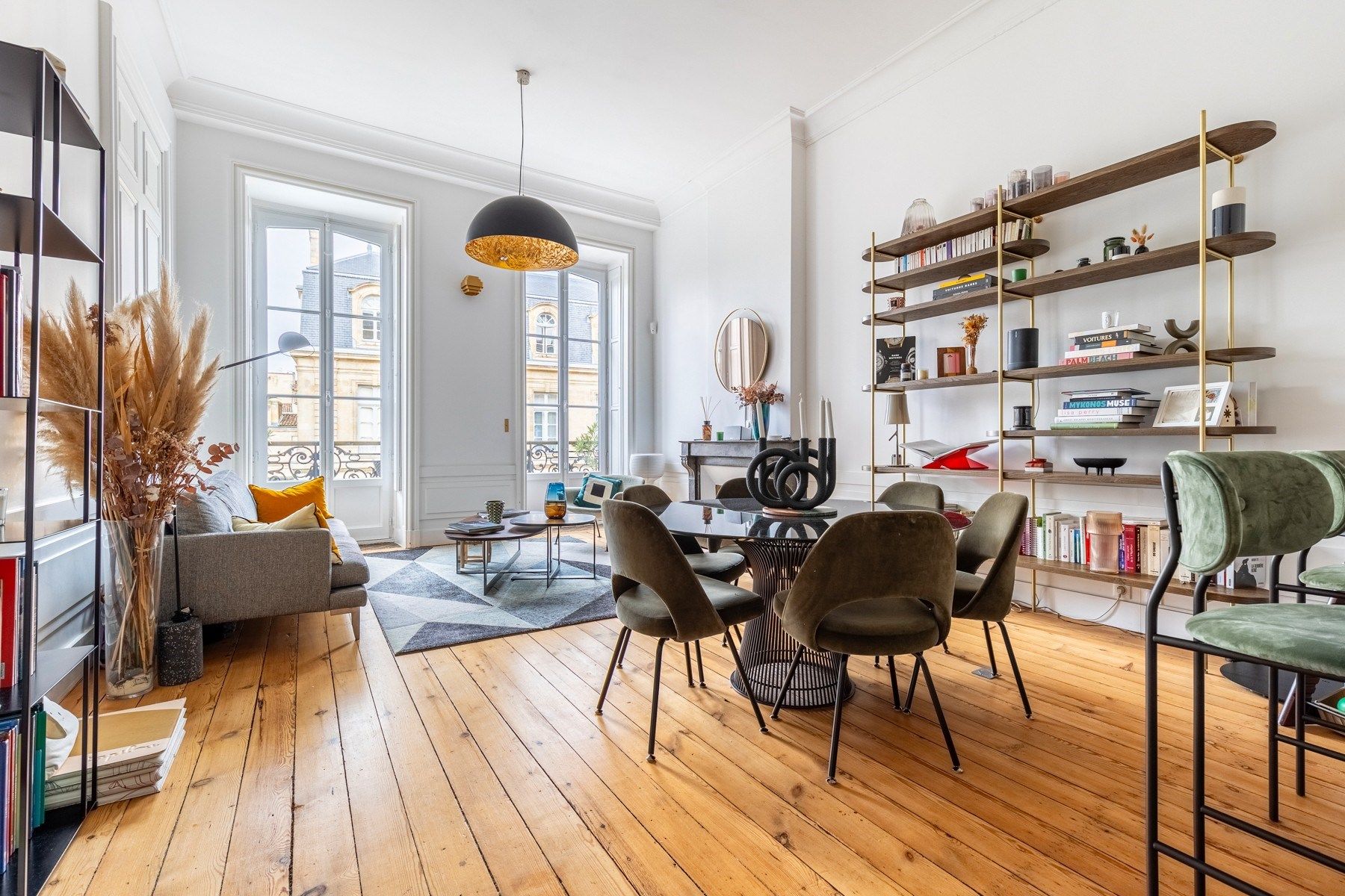 luxury apartment 4 Rooms for sale on BORDEAUX (33000)