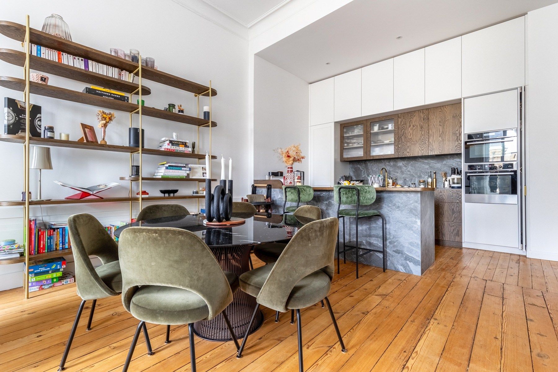 luxury apartment 4 Rooms for sale on BORDEAUX (33000)