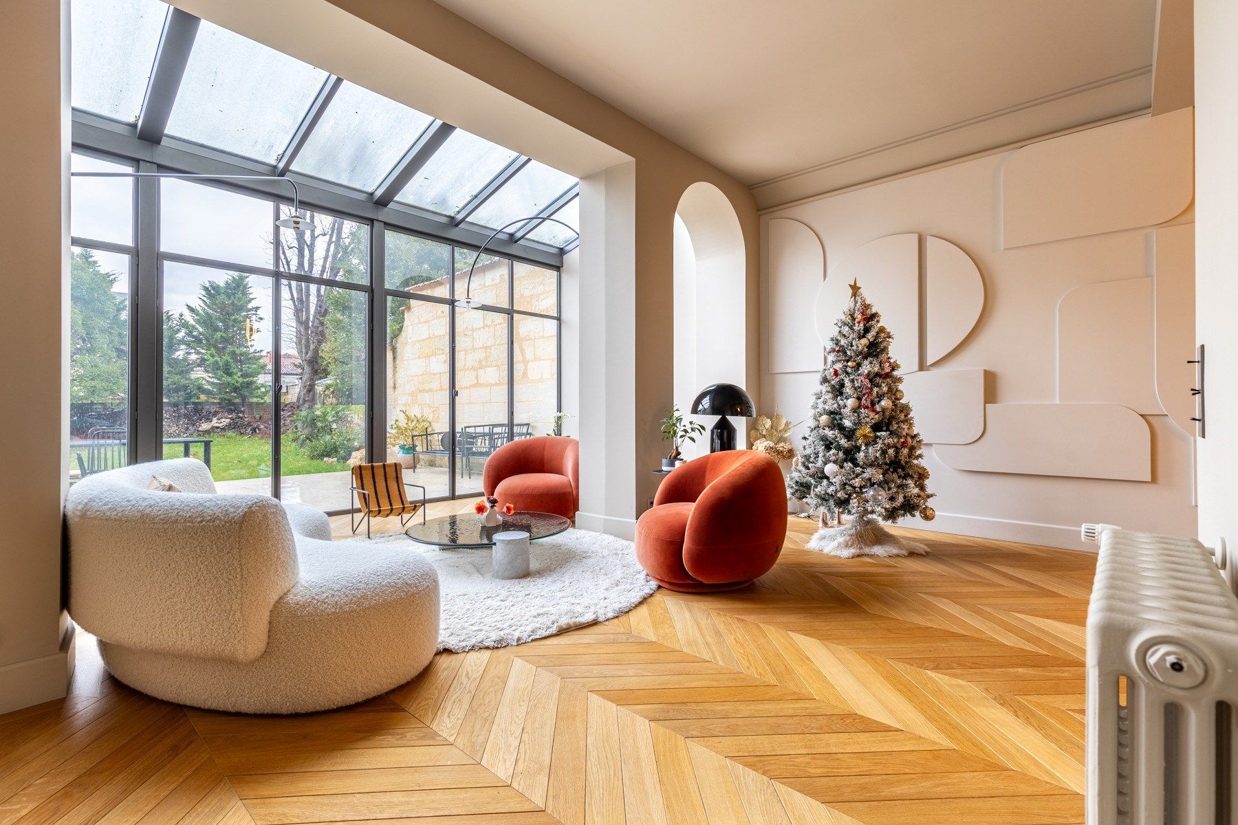 luxury house 10 Rooms for sale on BORDEAUX (33000)