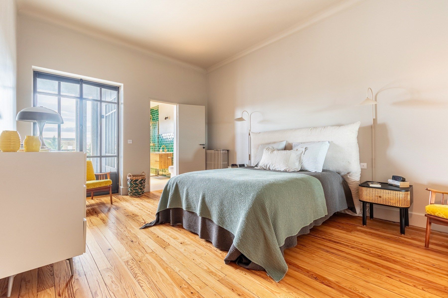 luxury house 10 Rooms for sale on BORDEAUX (33000)