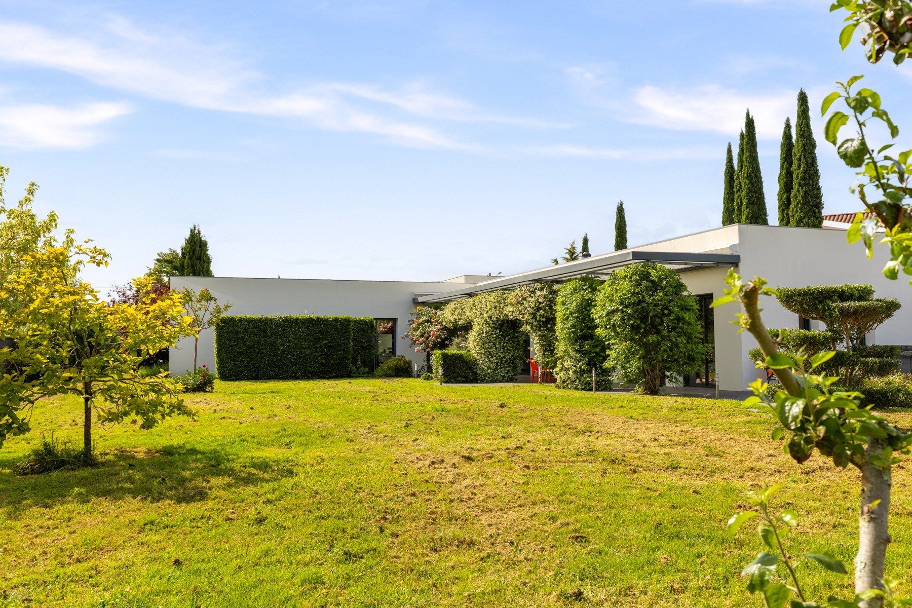 luxury house 7 Rooms for sale on BORDEAUX (33000)