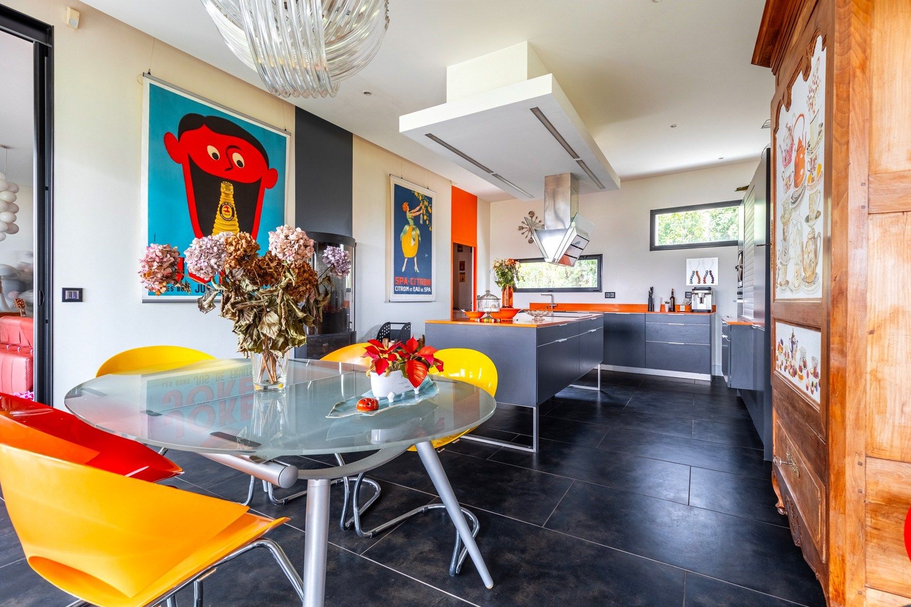 luxury house 7 Rooms for sale on BORDEAUX (33000)