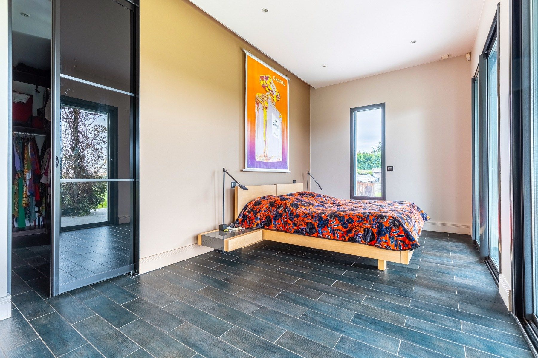 luxury house 7 Rooms for sale on BORDEAUX (33000)