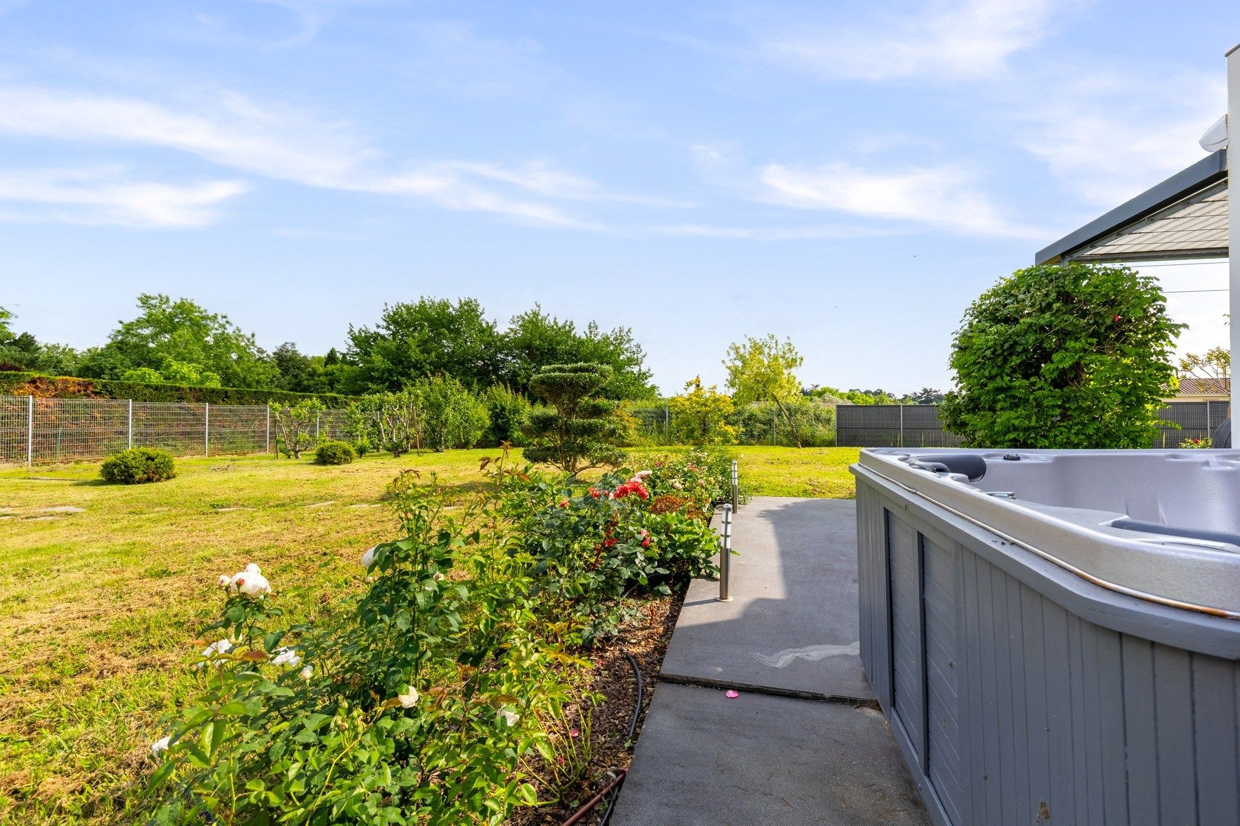 luxury house 7 Rooms for sale on BORDEAUX (33000)