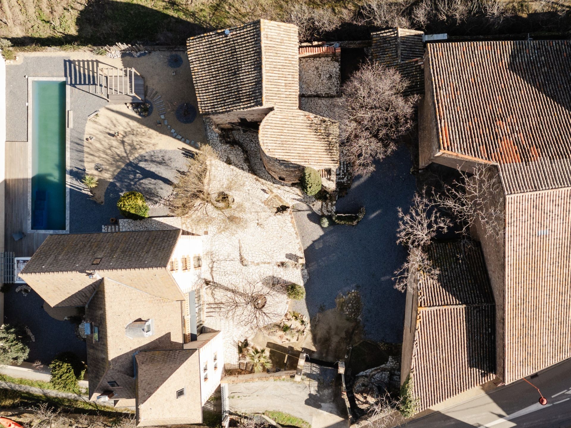 luxury house 9 Rooms for sale on NARBONNE (11100)