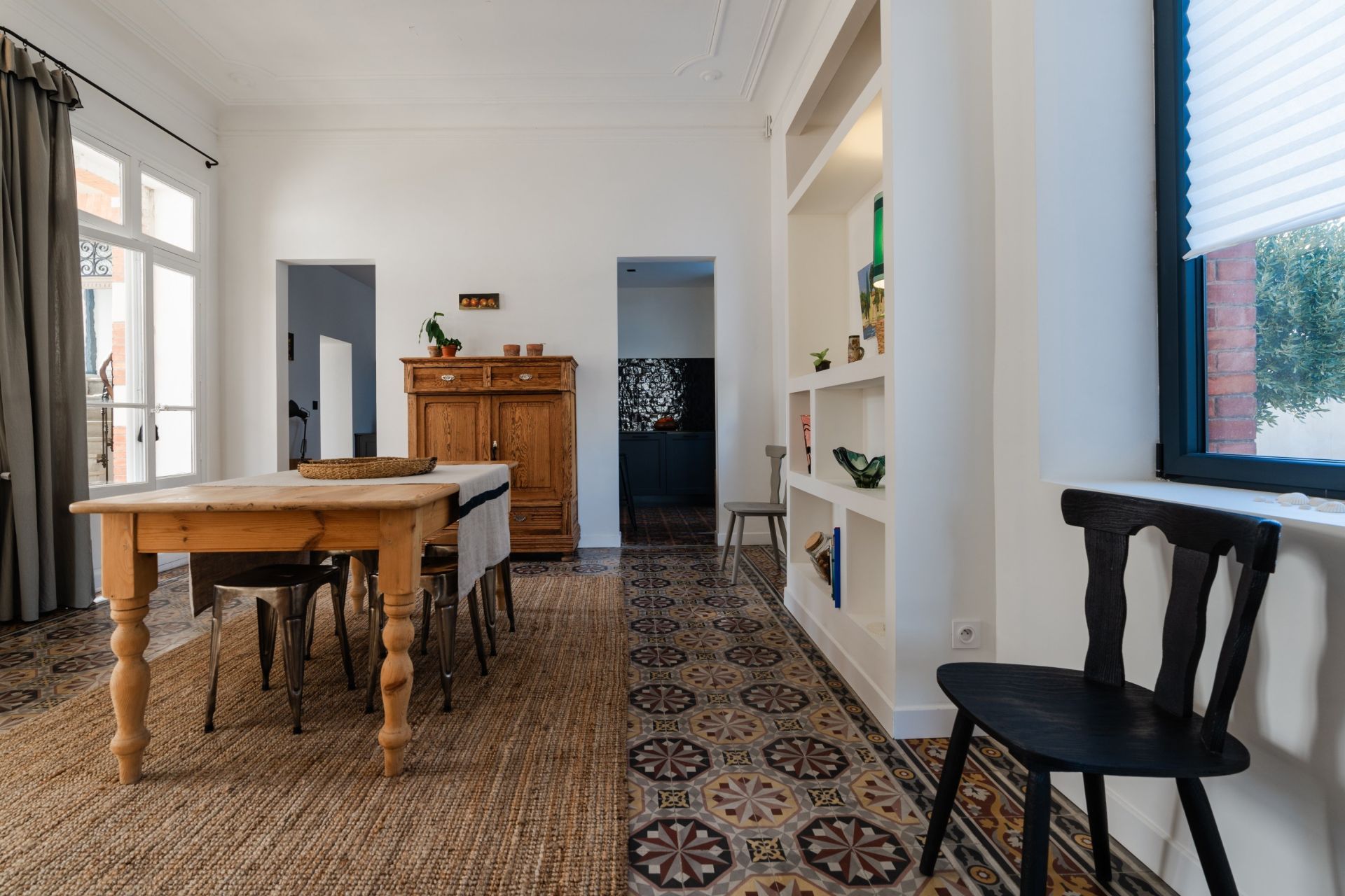 luxury house 9 Rooms for sale on NARBONNE (11100)