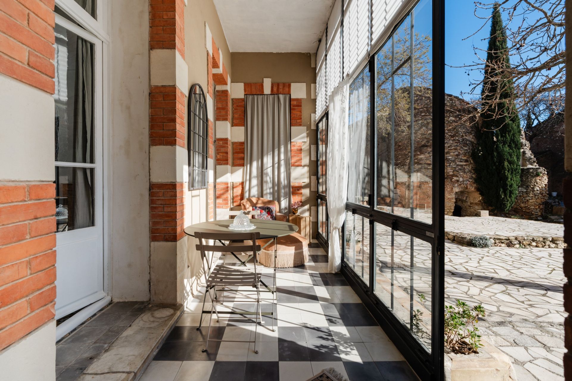 luxury house 9 Rooms for sale on NARBONNE (11100)