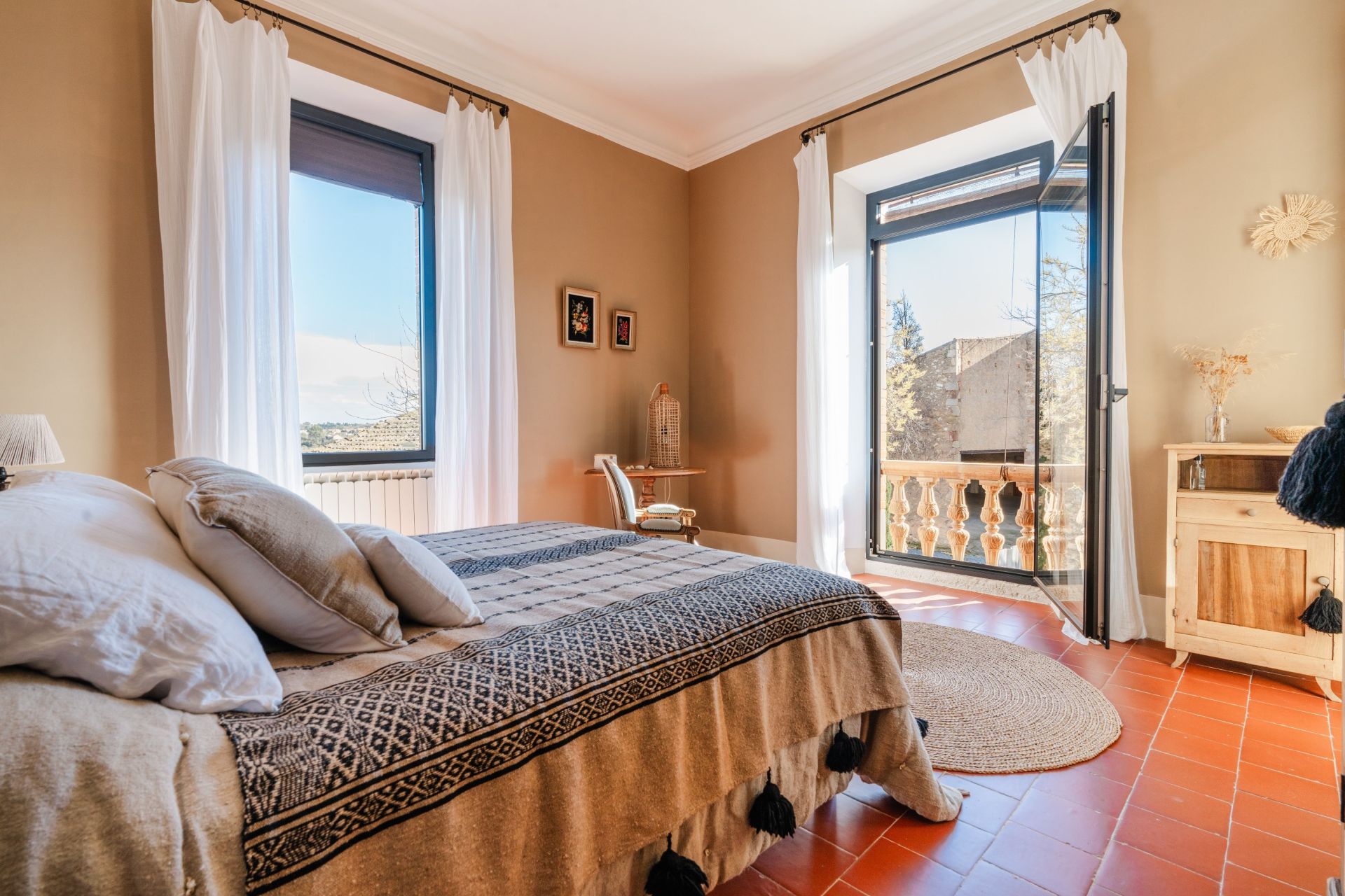 luxury house 9 Rooms for sale on NARBONNE (11100)