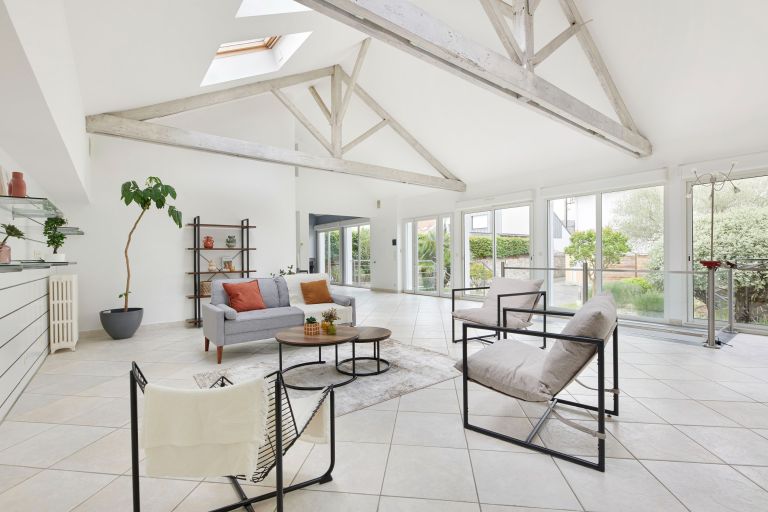 luxury house 6 Rooms for sale on NANTES (44300)