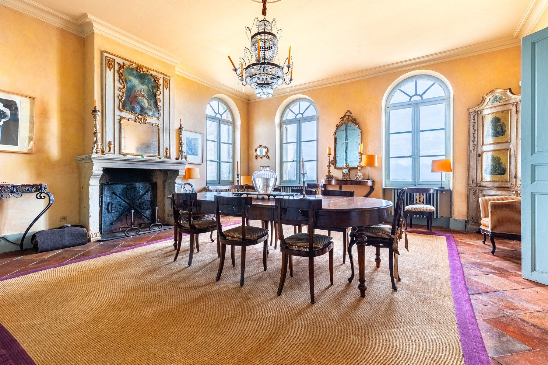 luxury property 20 Rooms for sale on BORDEAUX (33000)