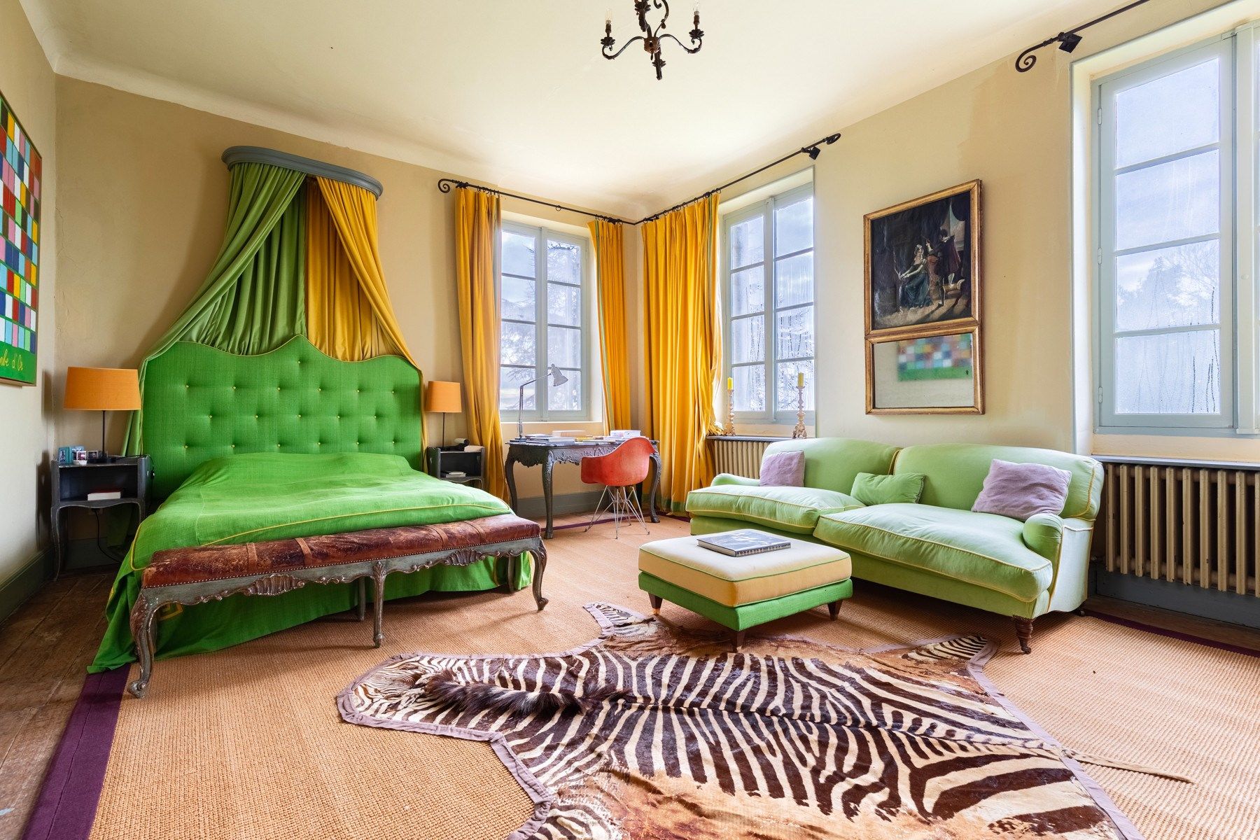 luxury property 20 Rooms for sale on BORDEAUX (33000)