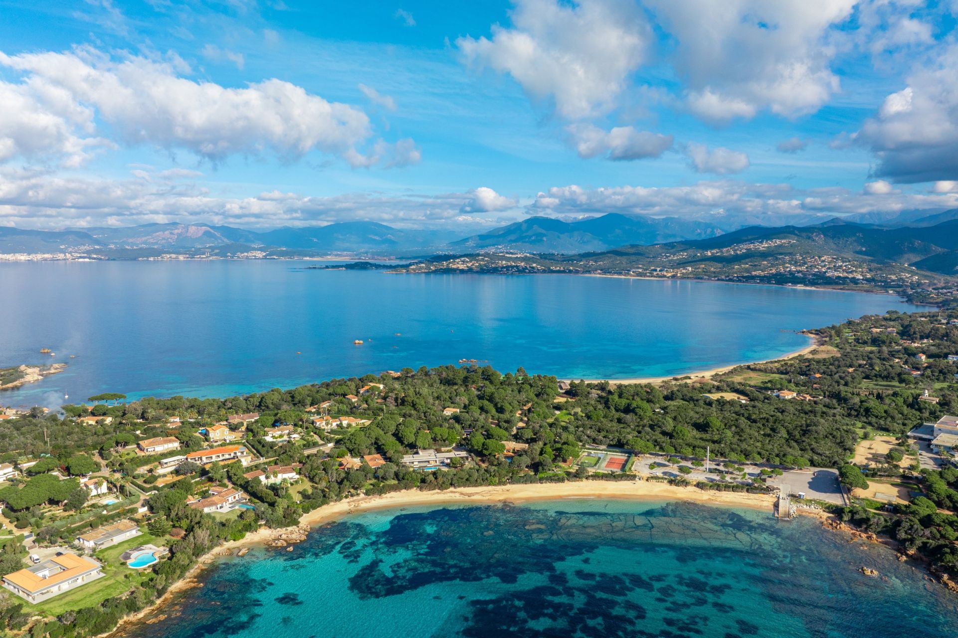 luxury villa 6 Rooms for sale on PIETROSELLA (20166)