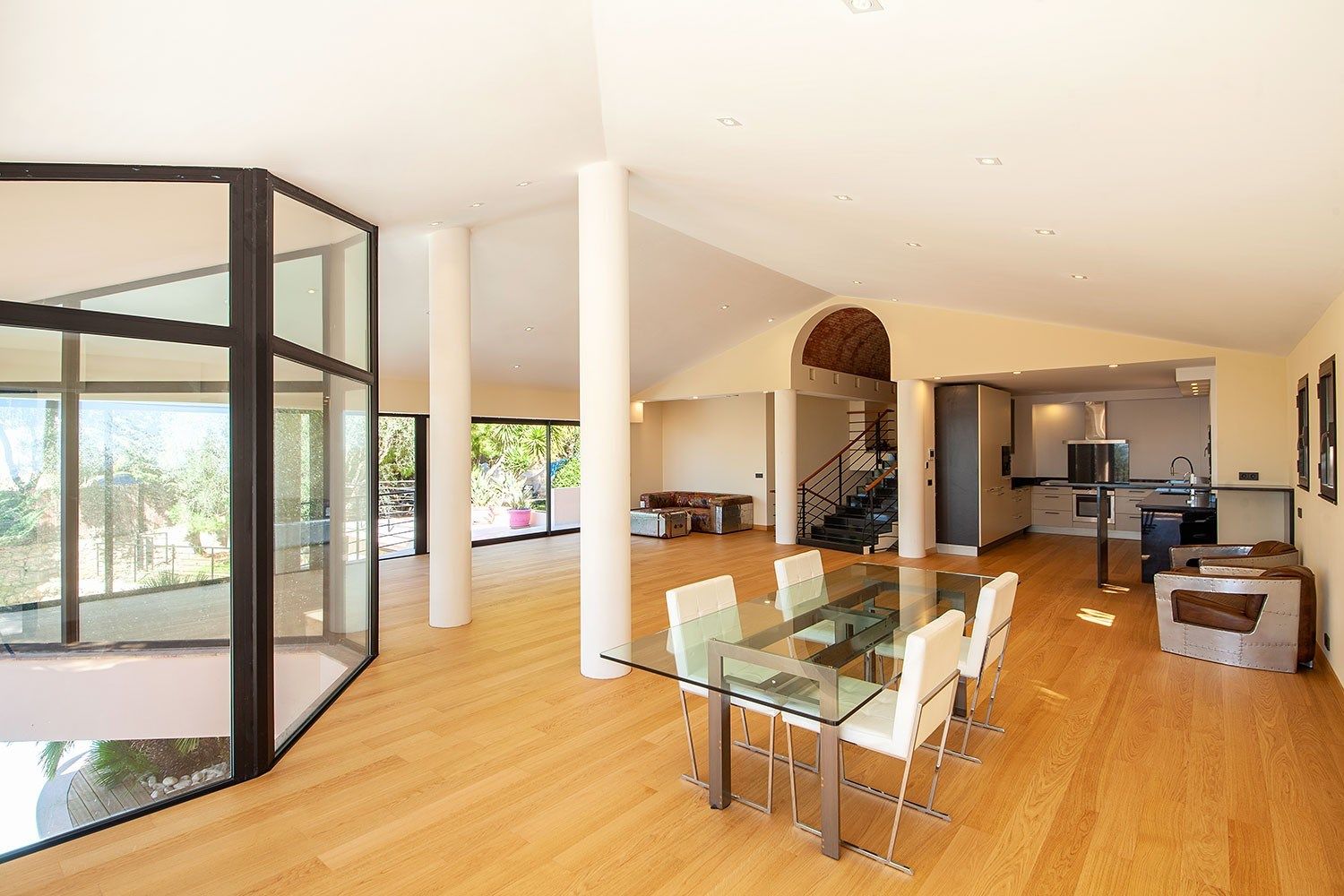 luxury villa 6 Rooms for sale on VILLEFRANCHE SUR MER (06230)