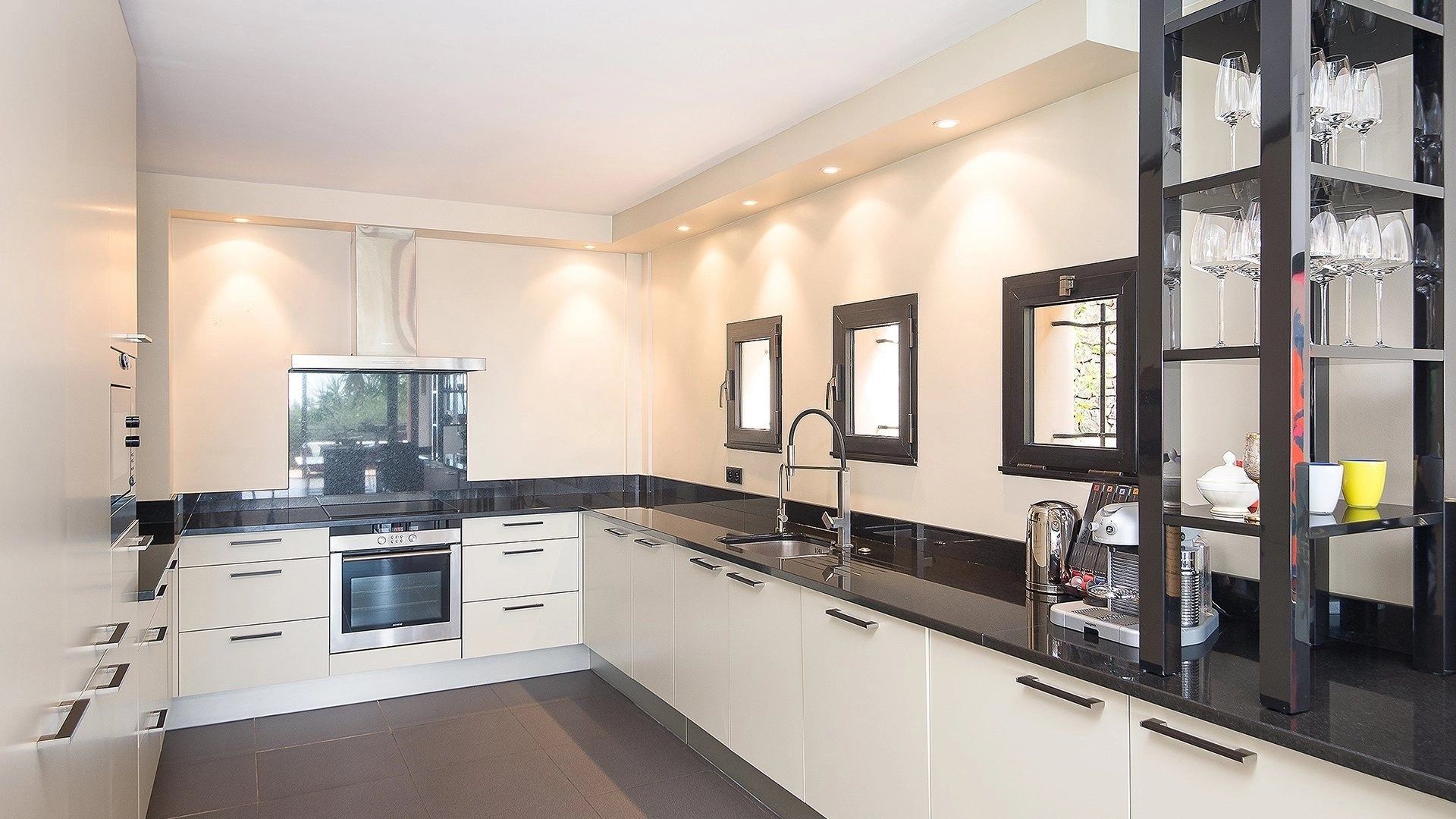 luxury villa 6 Rooms for sale on VILLEFRANCHE SUR MER (06230)