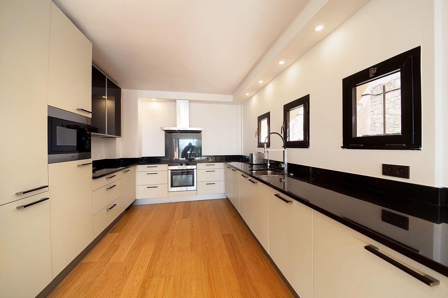 luxury villa 6 Rooms for sale on VILLEFRANCHE SUR MER (06230)
