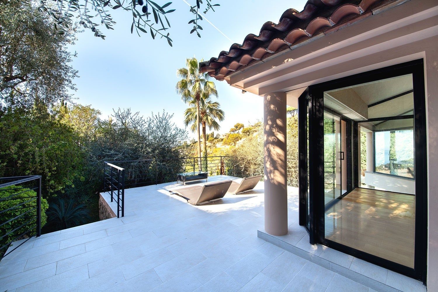 luxury villa 6 Rooms for sale on VILLEFRANCHE SUR MER (06230)