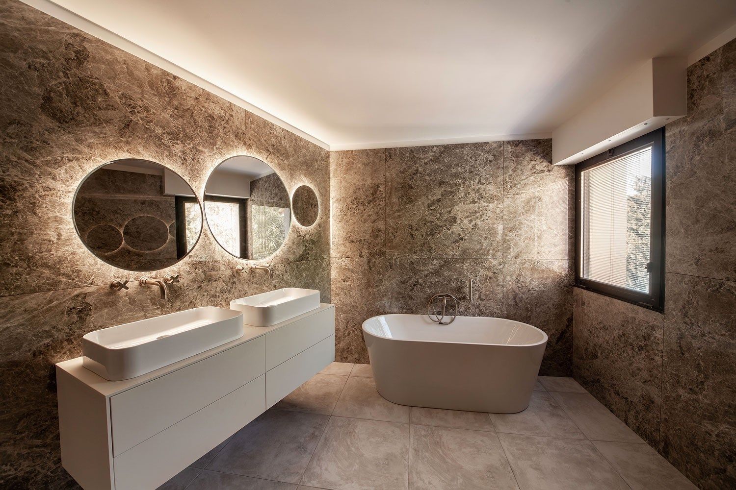 luxury villa 6 Rooms for sale on VILLEFRANCHE SUR MER (06230)