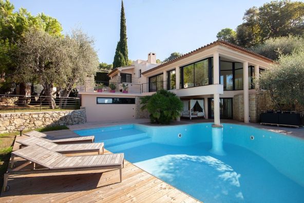Sale Luxury villa Villefranche-sur-Mer 6 Rooms 320 m²