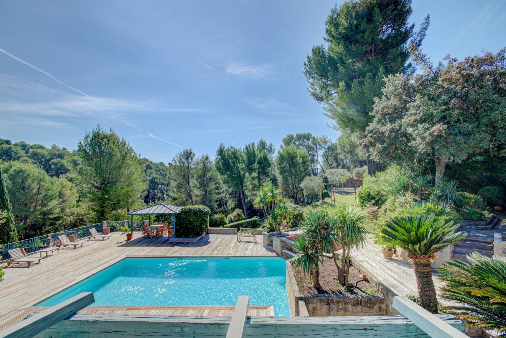 luxury villa 10 Rooms for sale on AUBAGNE (13400)