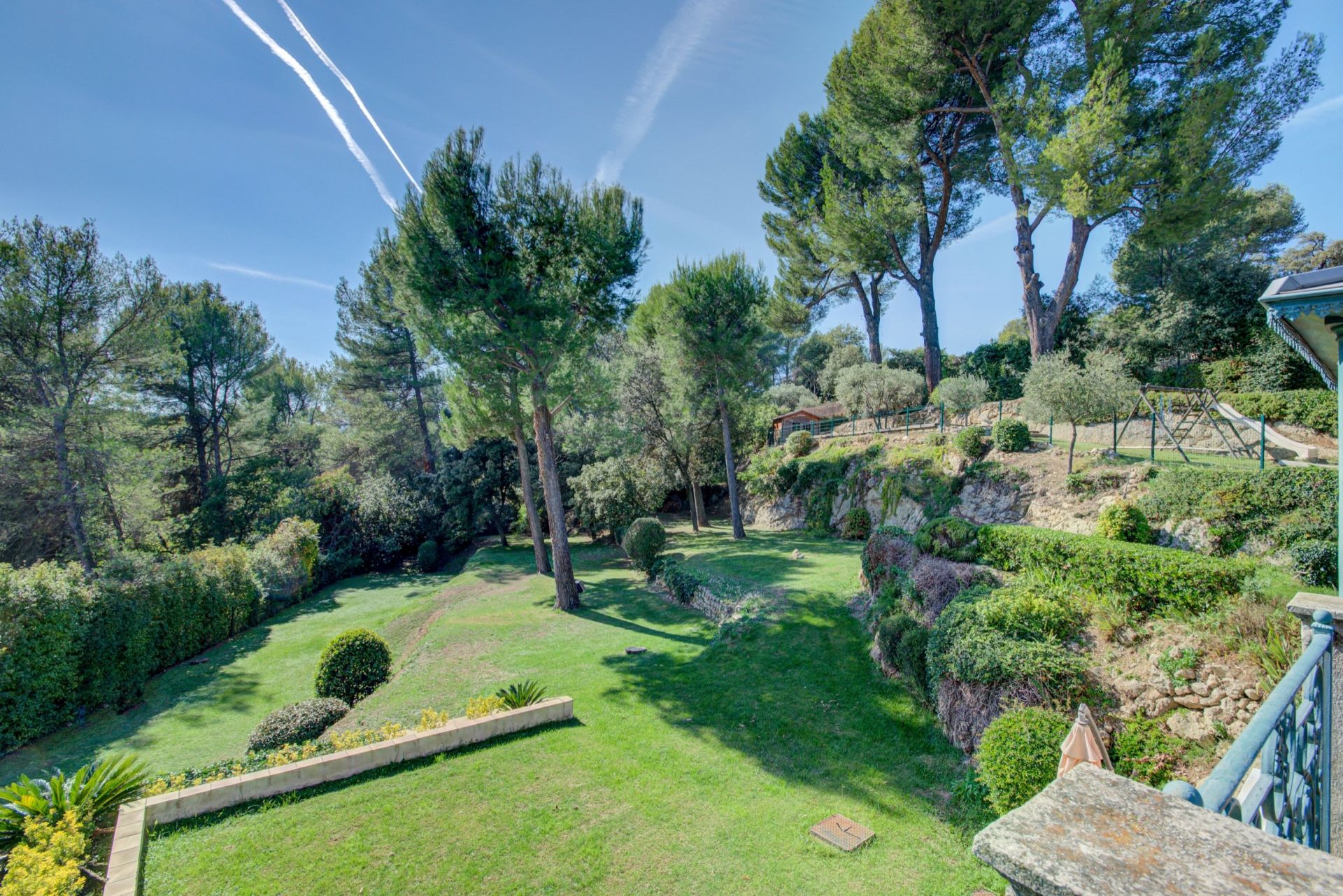 luxury villa 10 Rooms for sale on AUBAGNE (13400)