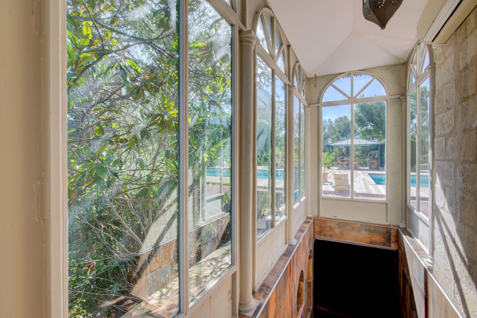 luxury villa 10 Rooms for sale on AUBAGNE (13400)