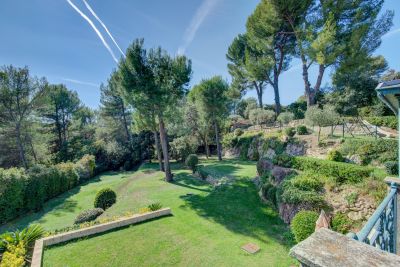 Sale Luxury villa Aubagne 10 Rooms 480 m²