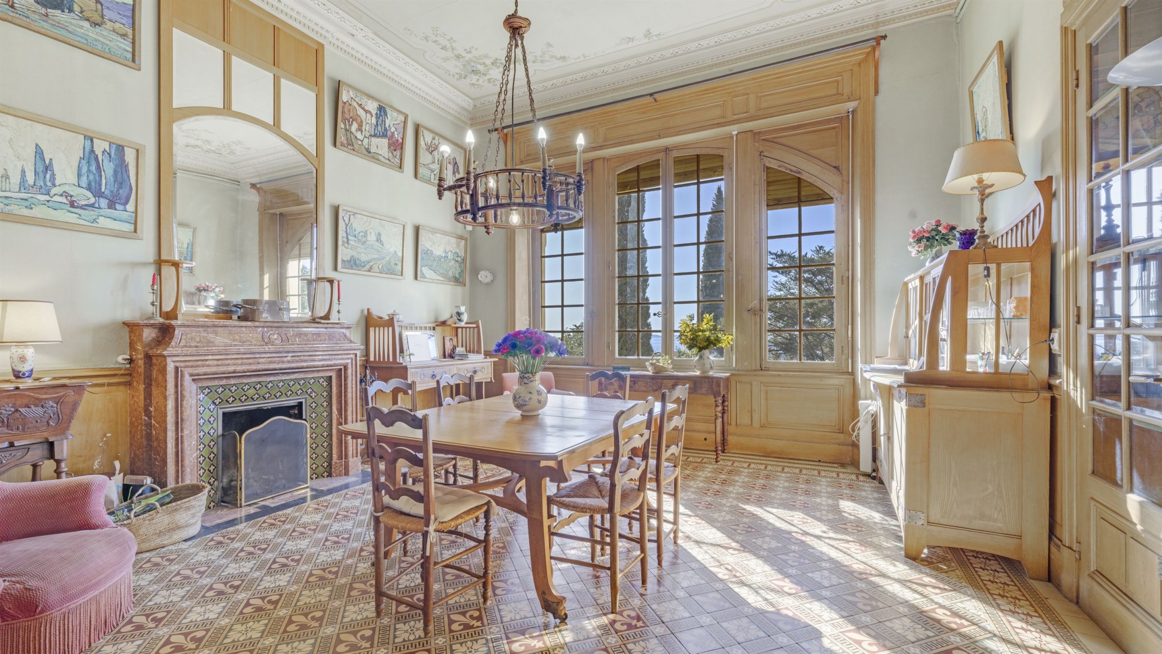 mansion 9 Rooms for sale on LA CROIX VALMER (83420)