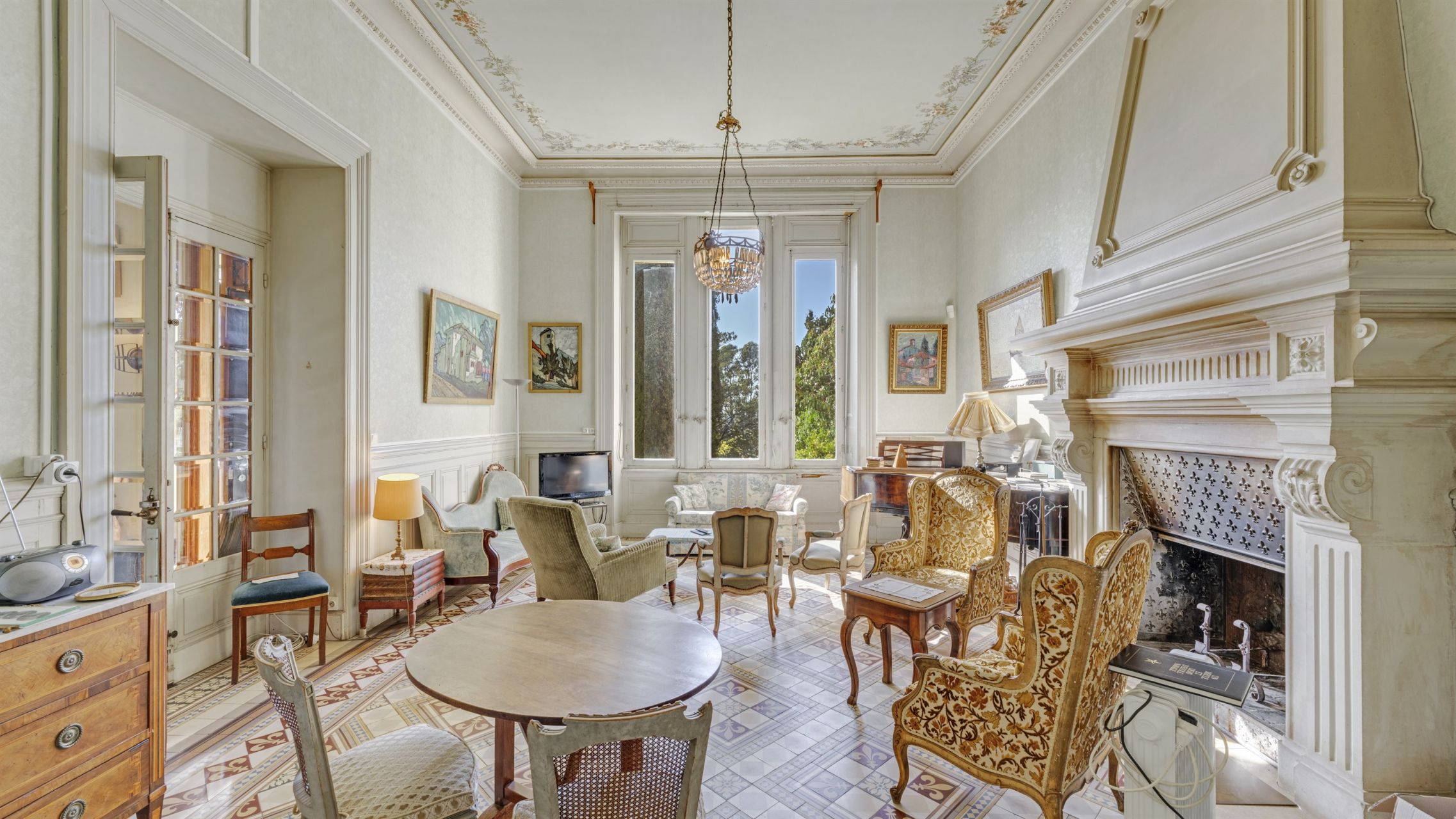 mansion 9 Rooms for sale on LA CROIX VALMER (83420)
