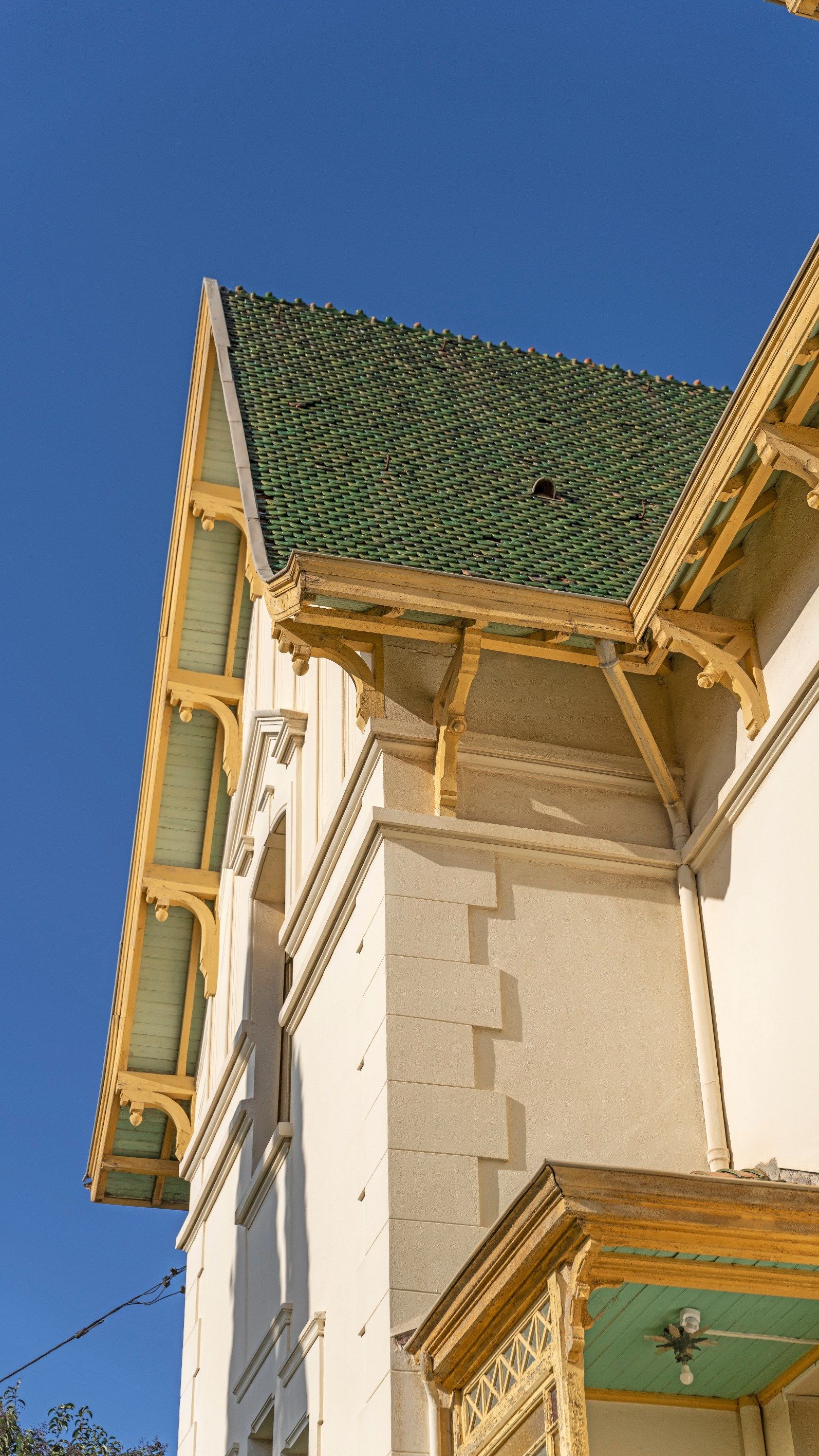 mansion 9 Rooms for sale on LA CROIX VALMER (83420)