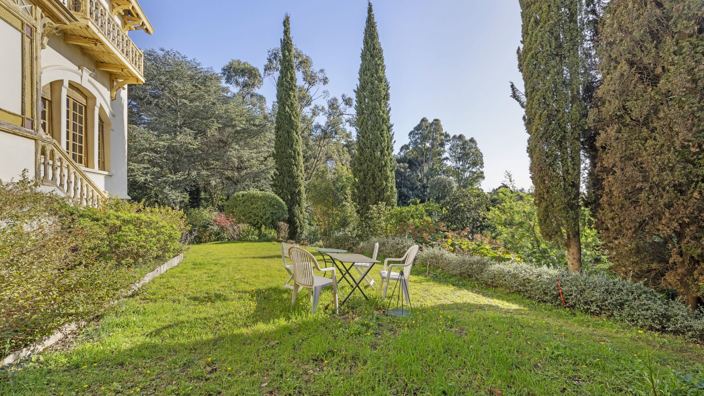 mansion 9 Rooms for sale on LA CROIX VALMER (83420)