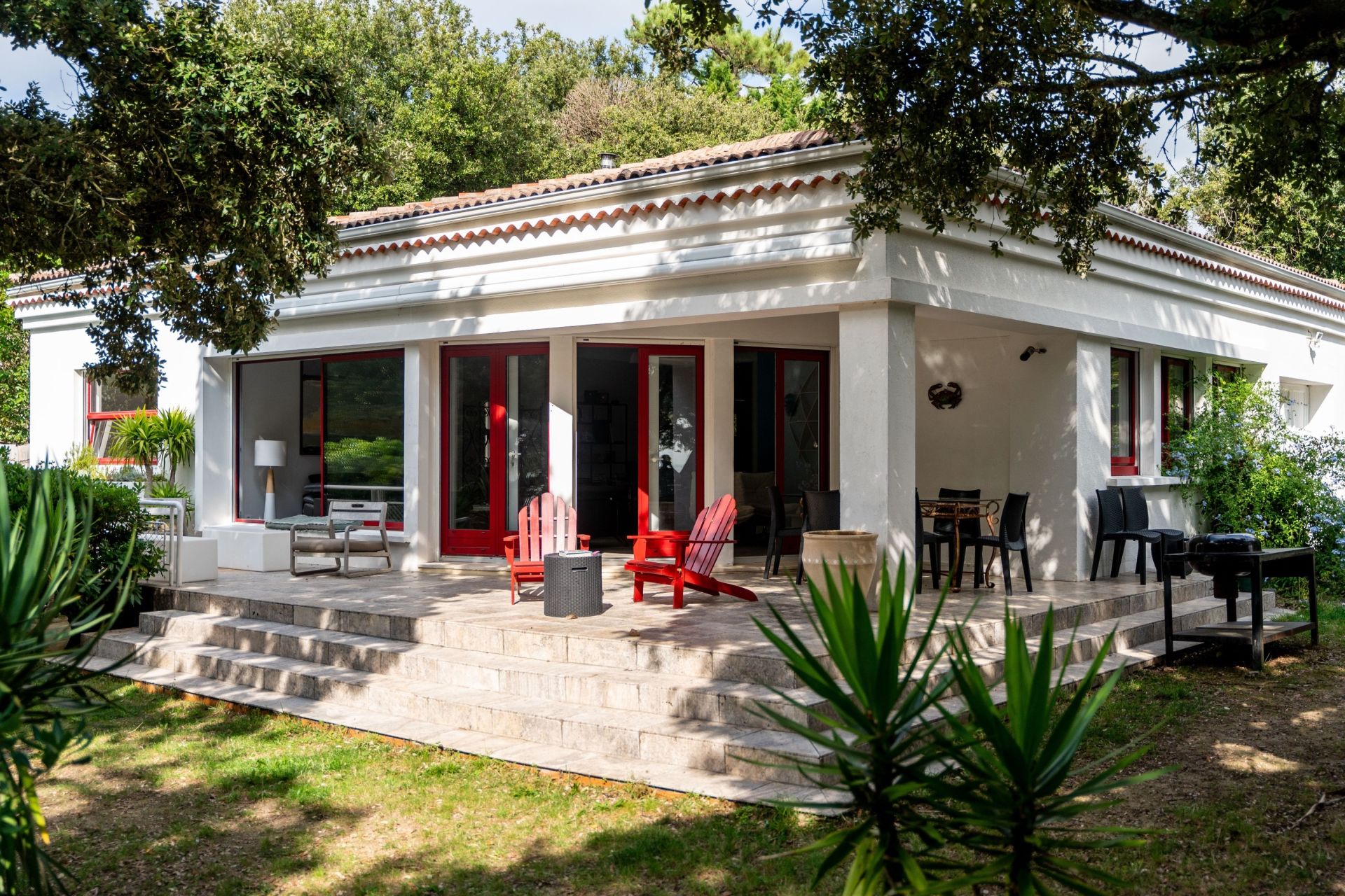luxury house 5 Rooms for sale on VAUX SUR MER (17640)