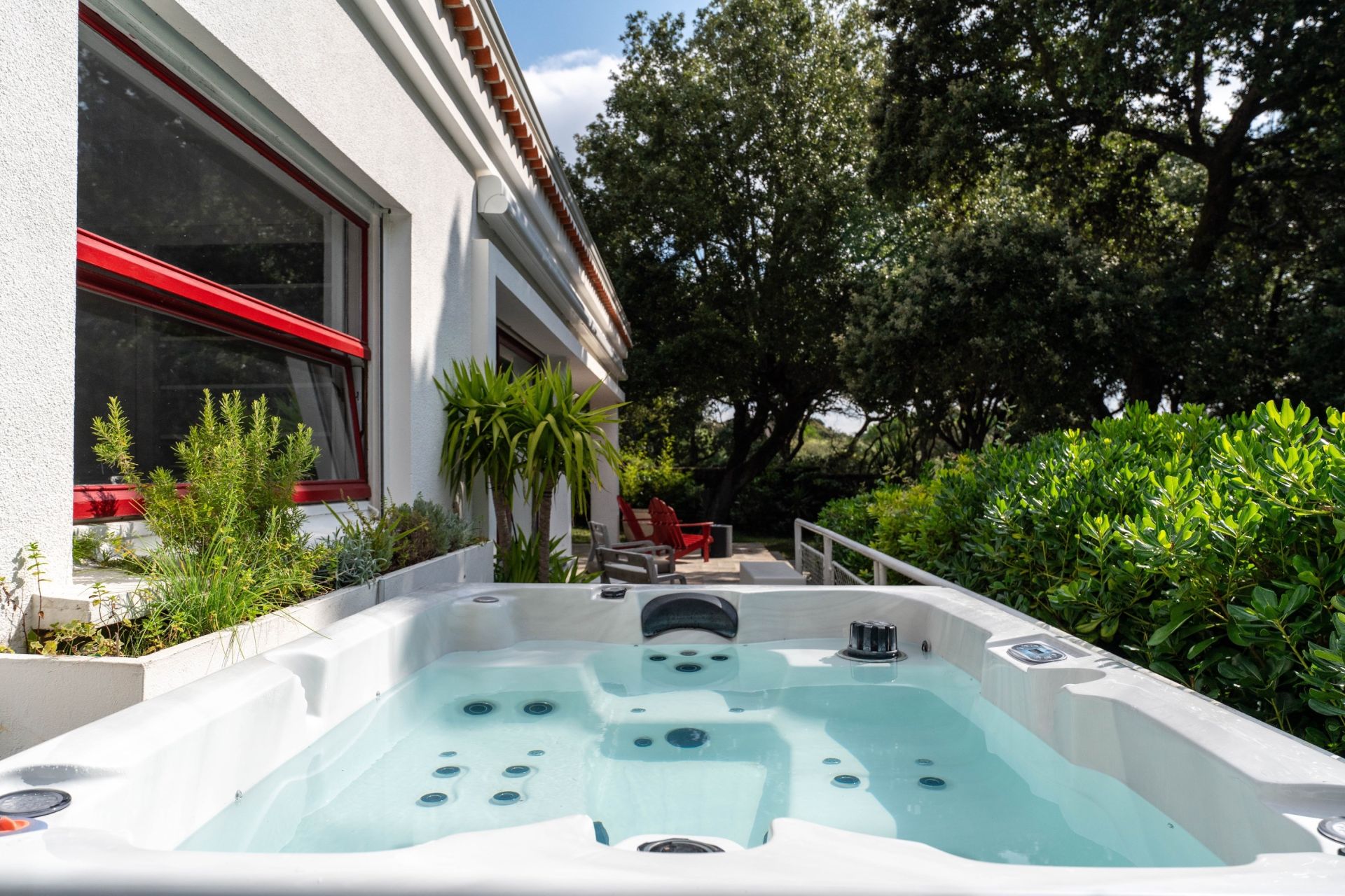 luxury house 5 Rooms for sale on VAUX SUR MER (17640)