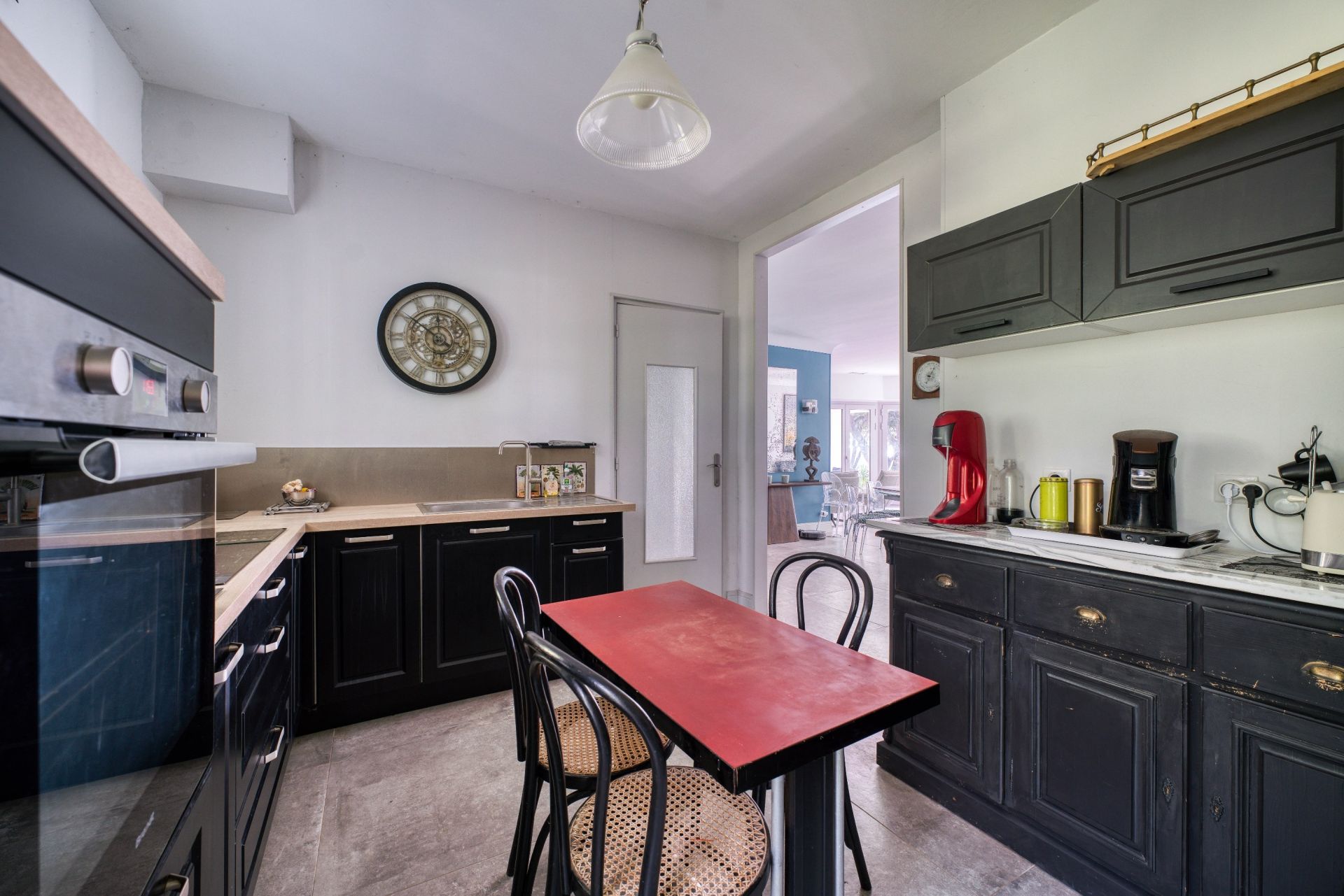 luxury house 5 Rooms for sale on VAUX SUR MER (17640)