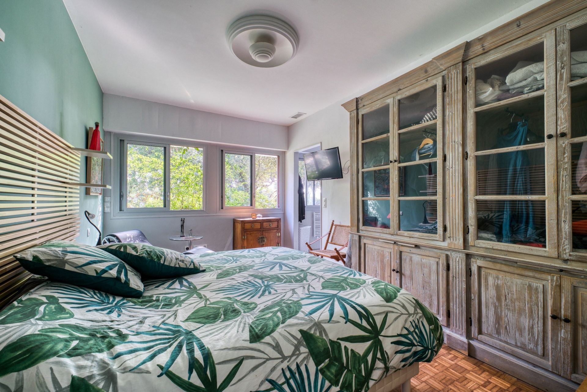 luxury house 5 Rooms for sale on VAUX SUR MER (17640)