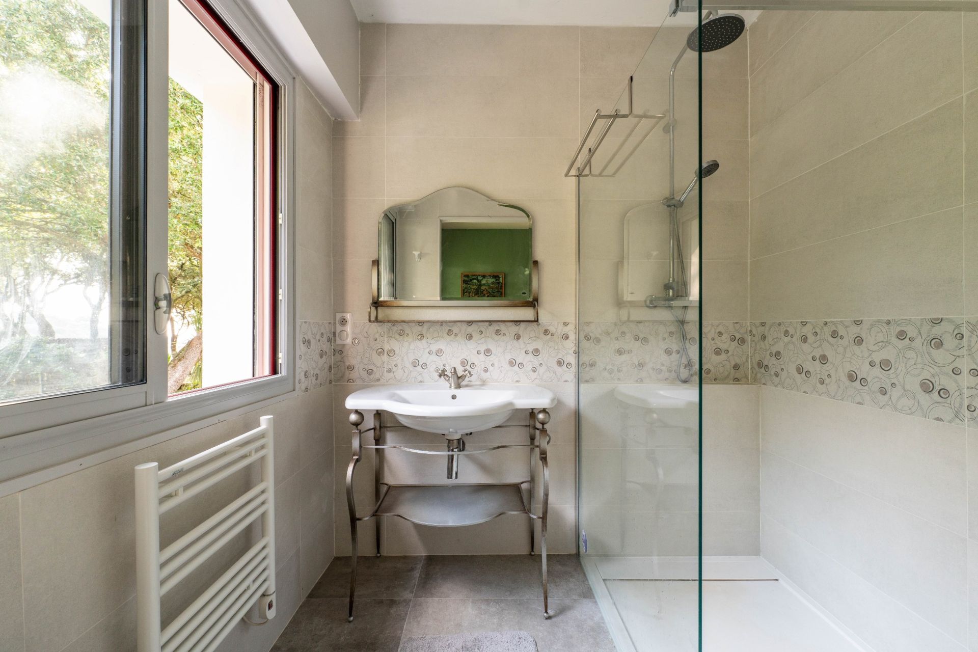 luxury house 5 Rooms for sale on VAUX SUR MER (17640)