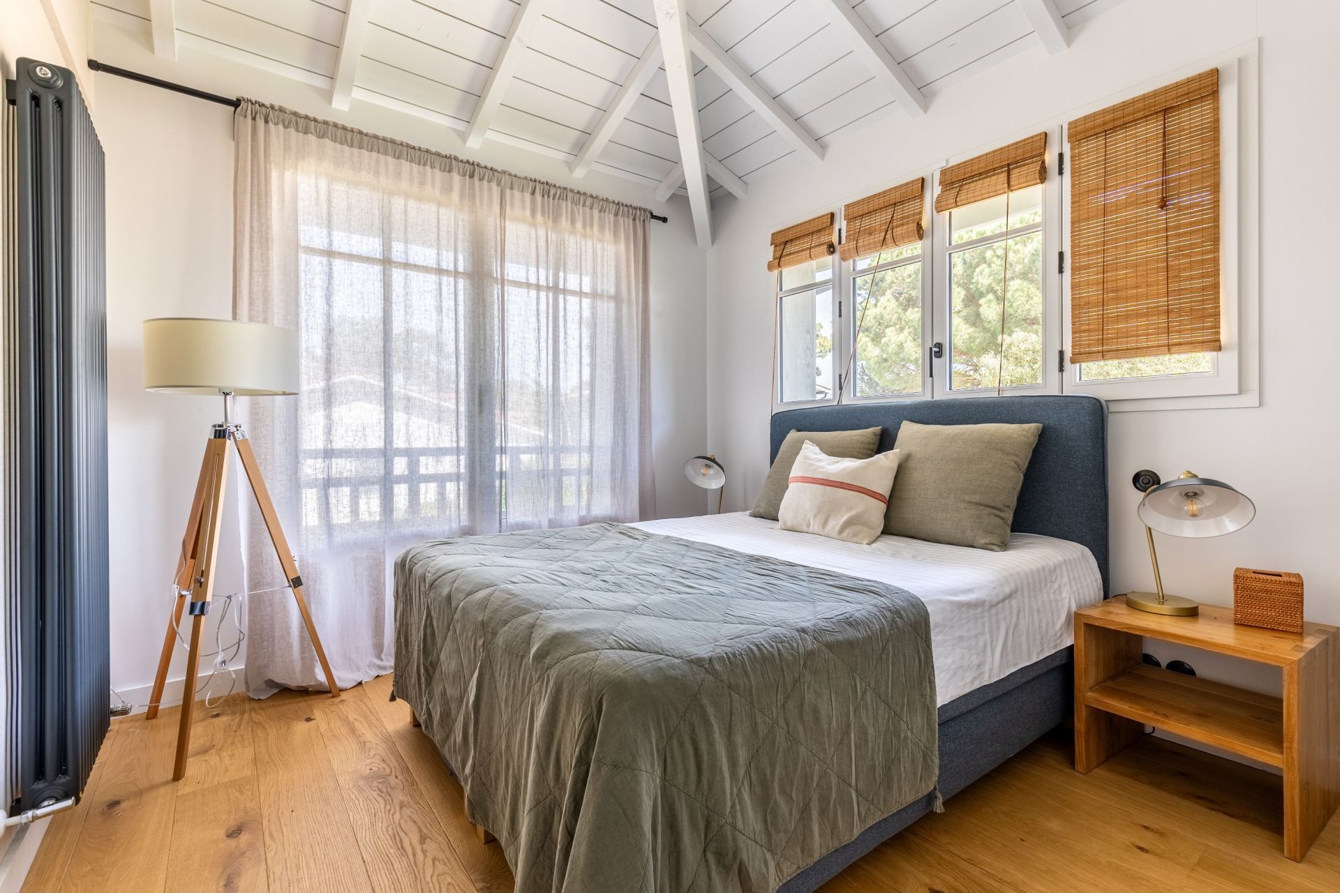 luxury house 6 Rooms for sale on CAP FERRET (33970)