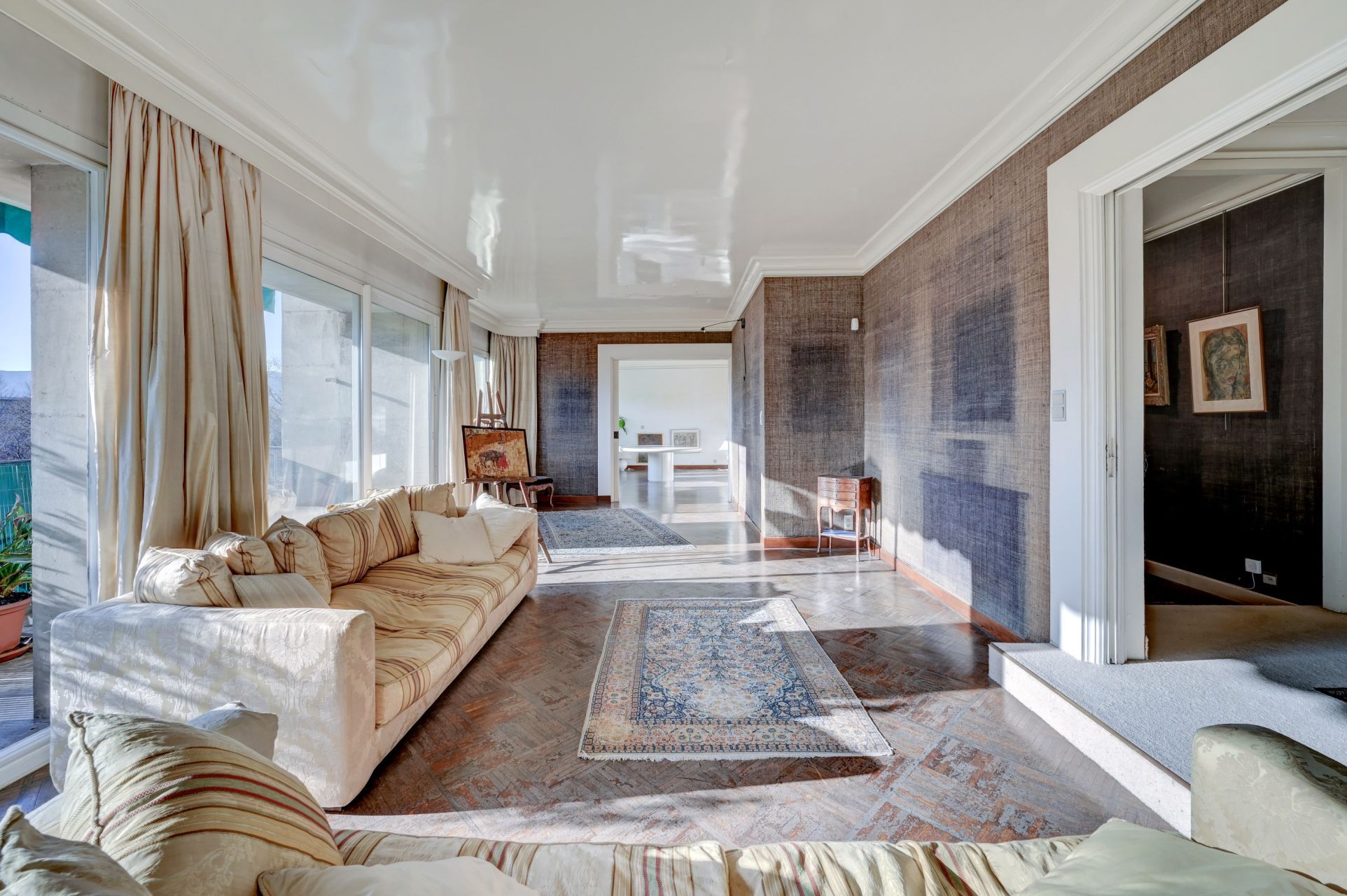 luxury apartment 7 Rooms for sale on MARSEILLE (13008)